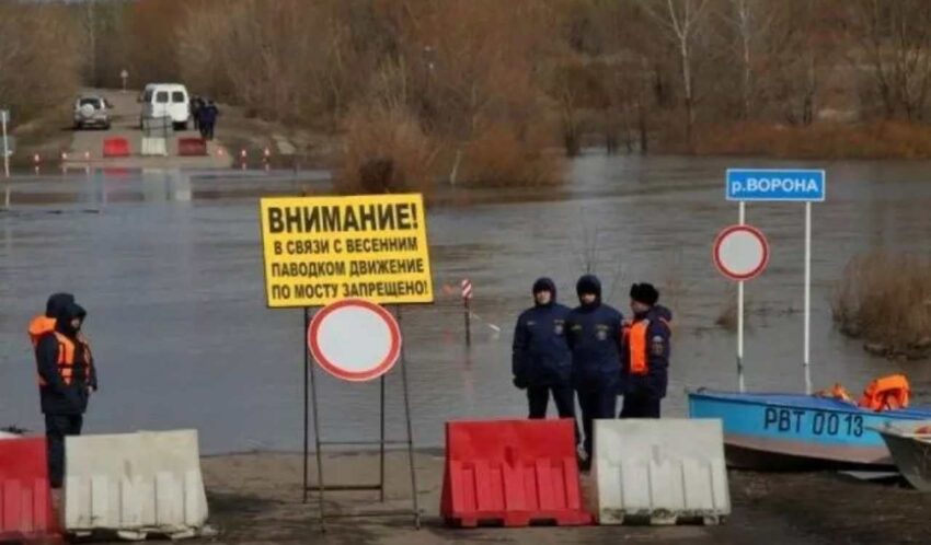 Низководные мосты в Воронежской области остаются подтопленными