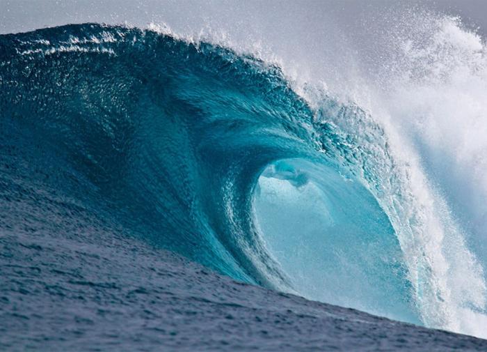 PRL: огромные и непредсказуемые волны возникают в океане из-за ветра